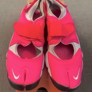 New Nike Air Rift B Shocking Pink Vintage OG